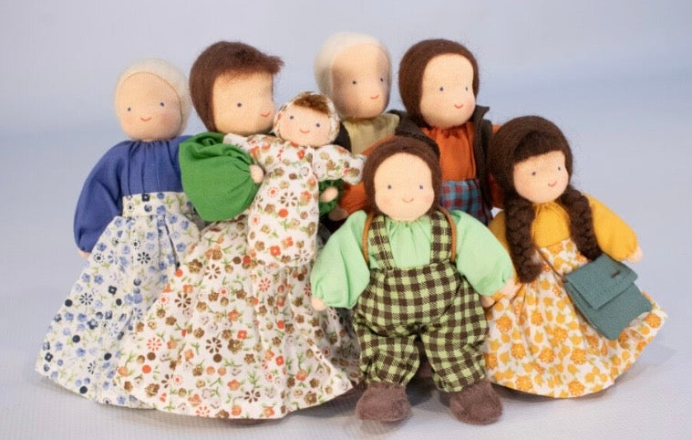 Evi large Family Brown hair